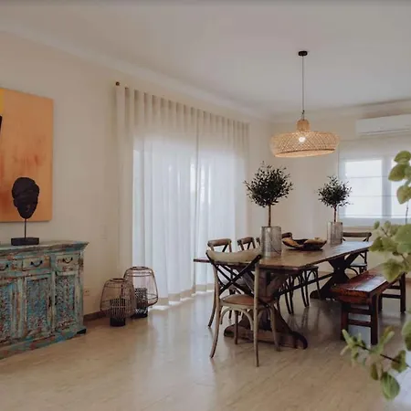 Private Family Friendly With Garden Hostel Αντίμπ